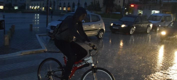 Κακοκαιρίας συνέχεια το Σάββατο – Καταιγίδες και ισχυροί άνεμοι